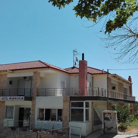 Familia Hotel Loutra Volvis Екстериор снимка