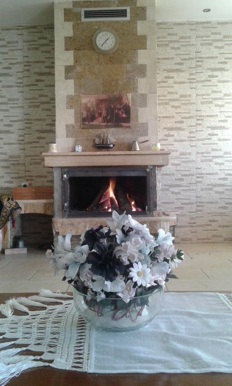 Familia Hotel Loutra Volvis Екстериор снимка