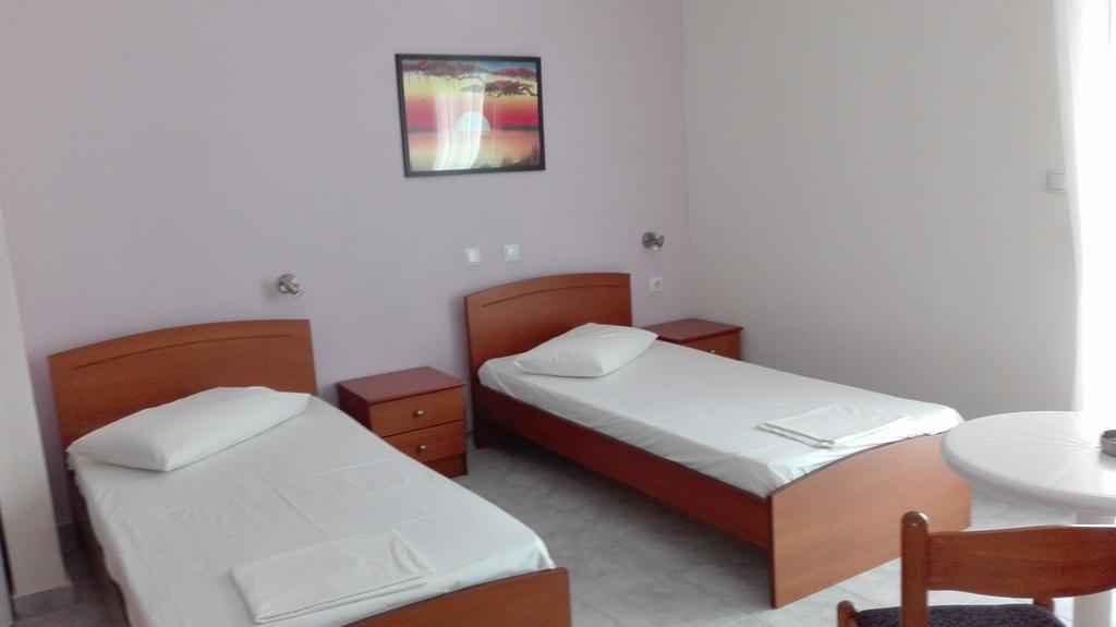 Familia Hotel Loutra Volvis Екстериор снимка