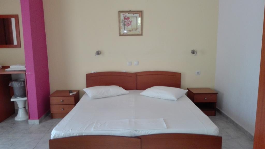 Familia Hotel Loutra Volvis Екстериор снимка