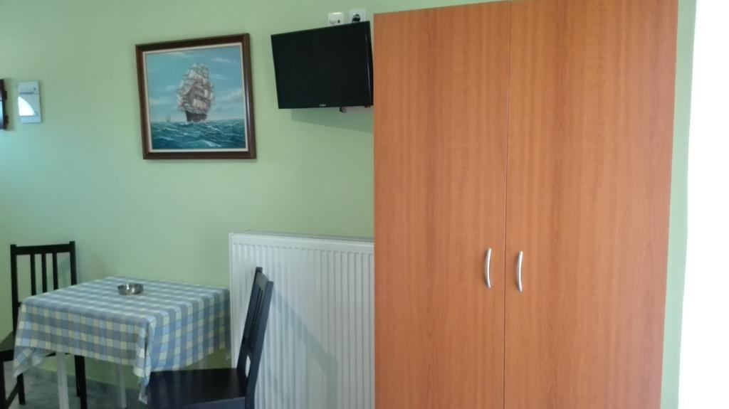 Familia Hotel Loutra Volvis Екстериор снимка