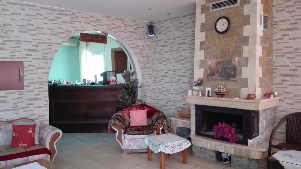 Familia Hotel Loutra Volvis Екстериор снимка