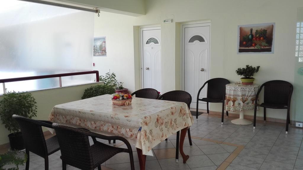 Familia Hotel Loutra Volvis Екстериор снимка