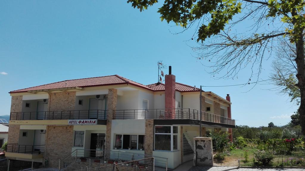 Familia Hotel Loutra Volvis Екстериор снимка