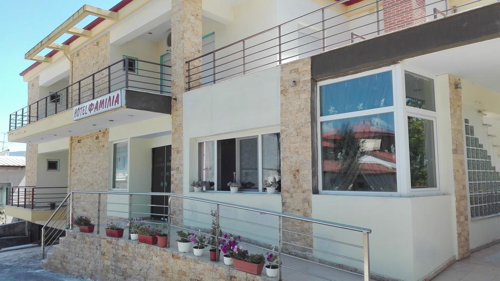 Familia Hotel Loutra Volvis Екстериор снимка